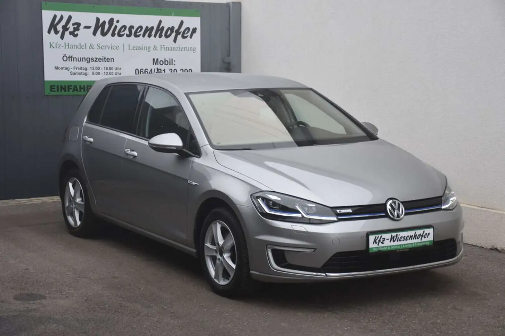 Volkswagen e-Golf Golf / Sitzheizung / Digitales Cockpit / Batterie Silber - 1