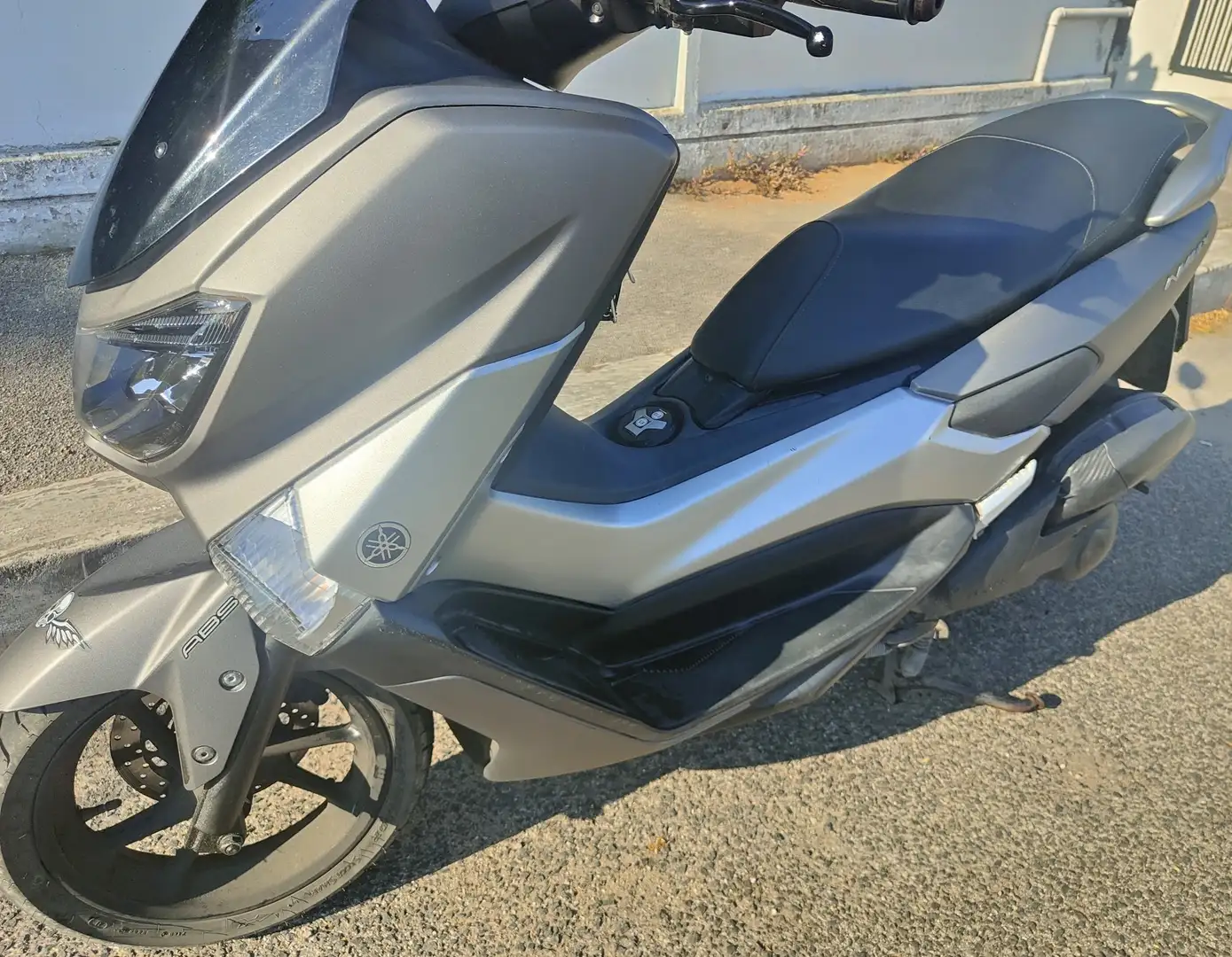 Yamaha NMAX Silver - 1
