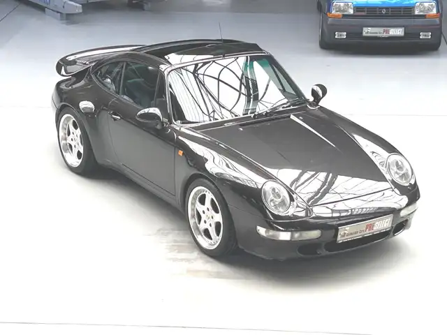 Porsche 911 view 14