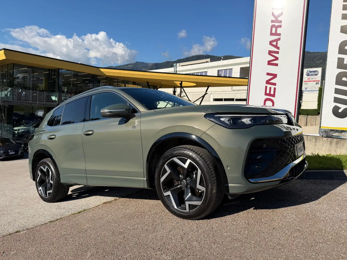 Volkswagen Tiguan Tiguan III 2024 2.0 tdi R-Line 150cv dsg Verde - 2