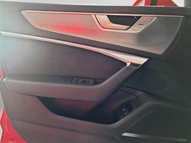 Audi A6 view 14