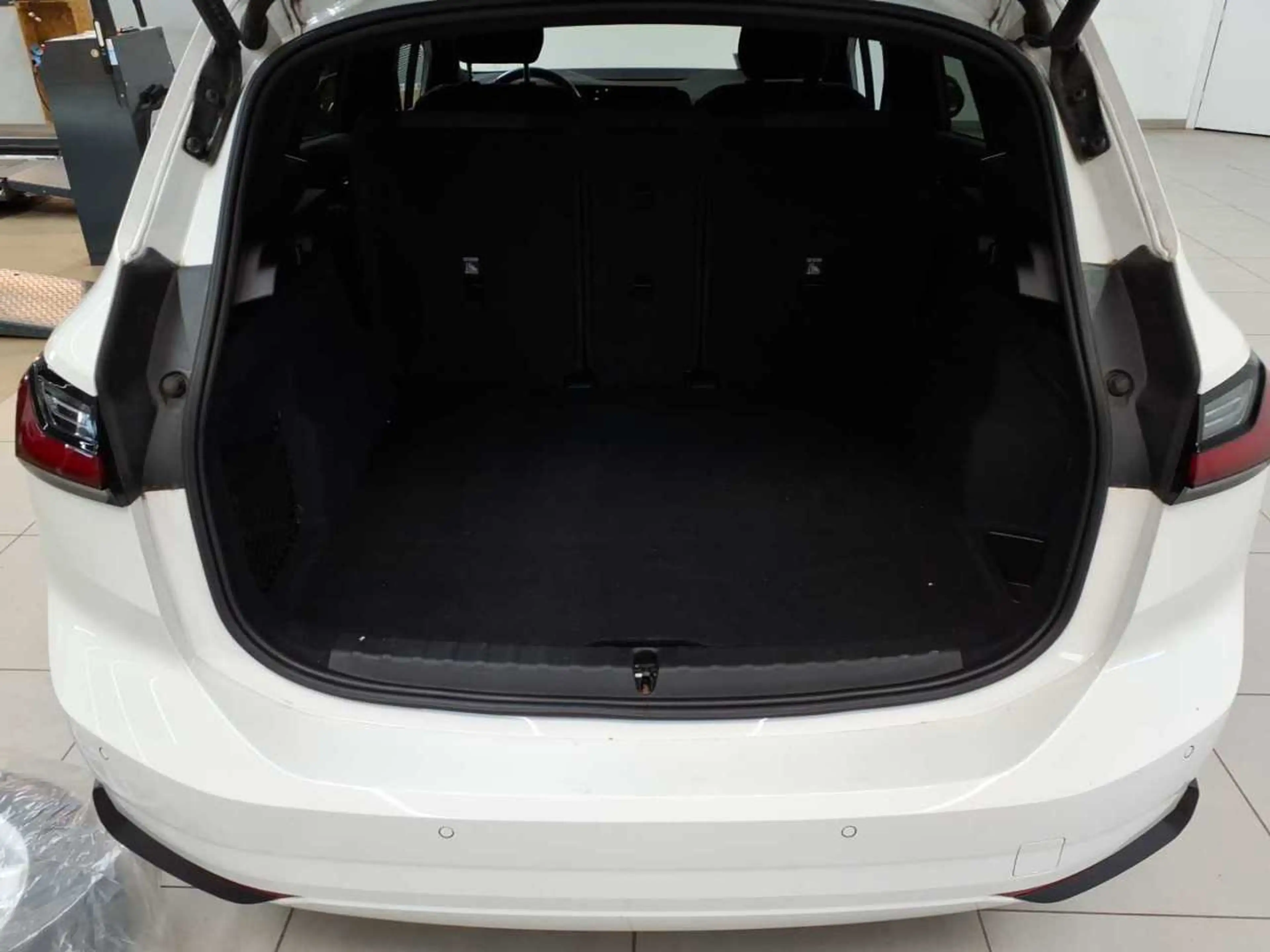 BMW 218 218d Active Tourer Aut. Navi SHZ LED — photo 15