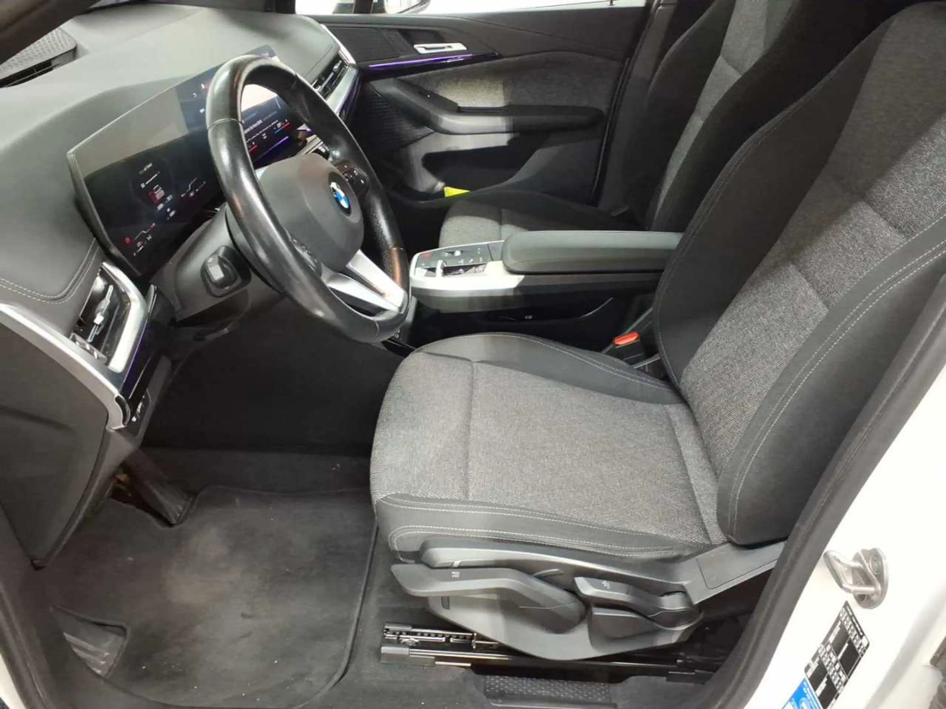 BMW 218 218d Active Tourer Aut. Navi SHZ LED — photo 7