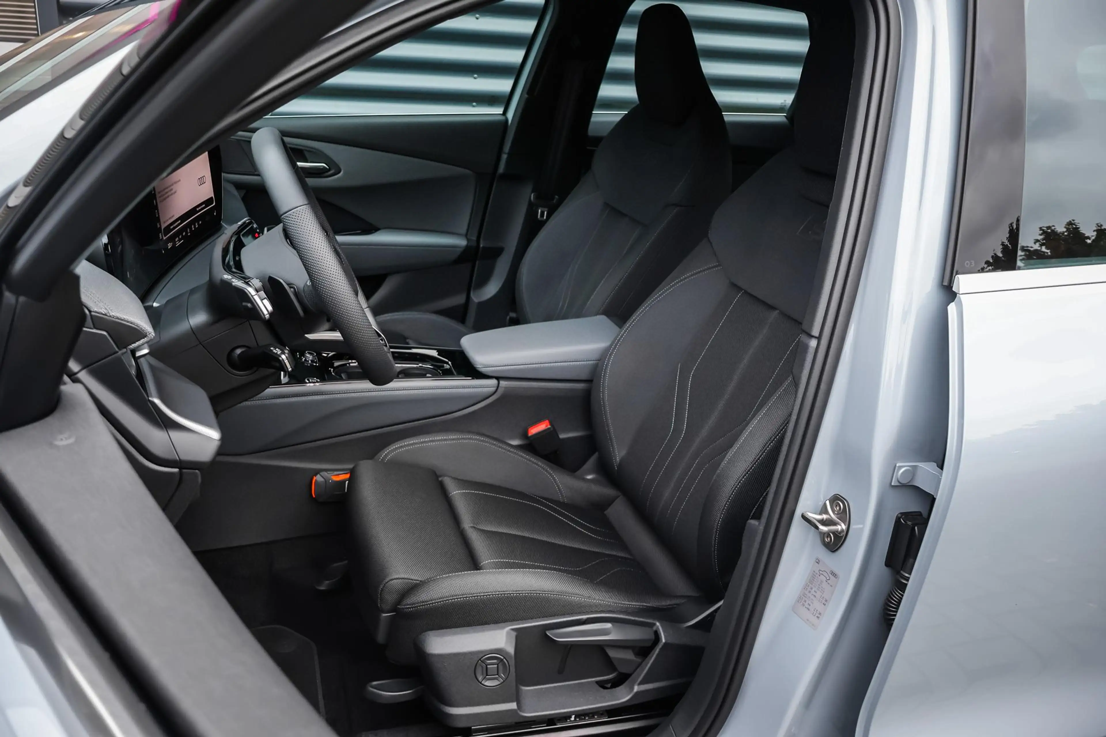 Audi Q3 1.5 e-hybrid 272pk S edition | Trekhaak | 19" Velg — photo 4