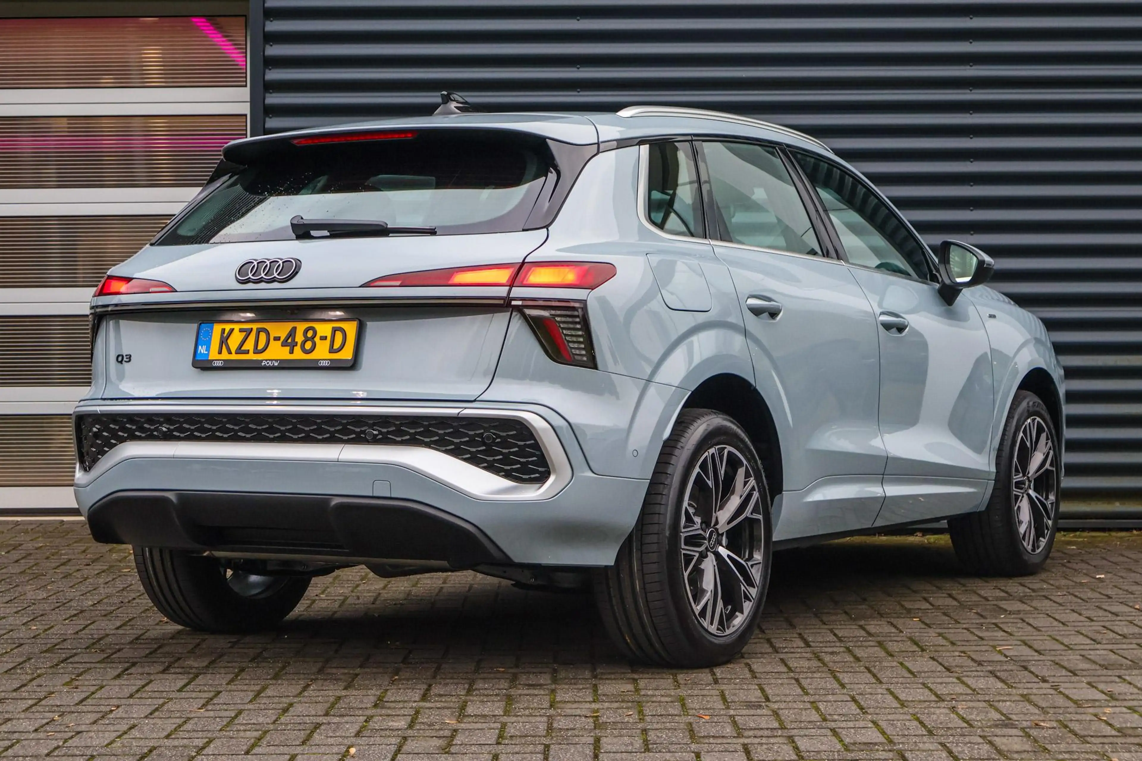 Audi Q3 1.5 e-hybrid 272pk S edition | Trekhaak | 19" Velg — photo 2
