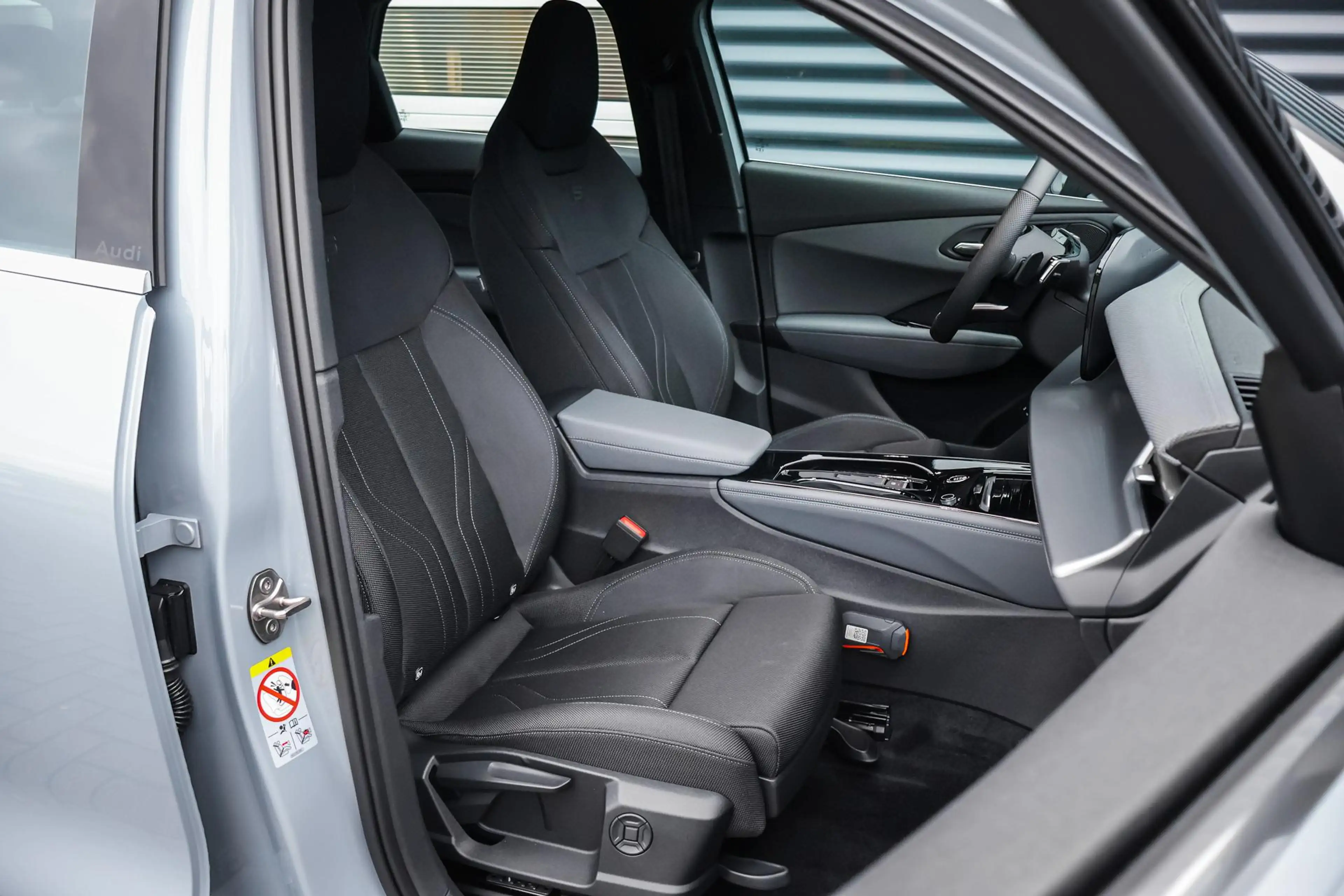 Audi Q3 1.5 e-hybrid 272pk S edition | Trekhaak | 19" Velg — photo 15