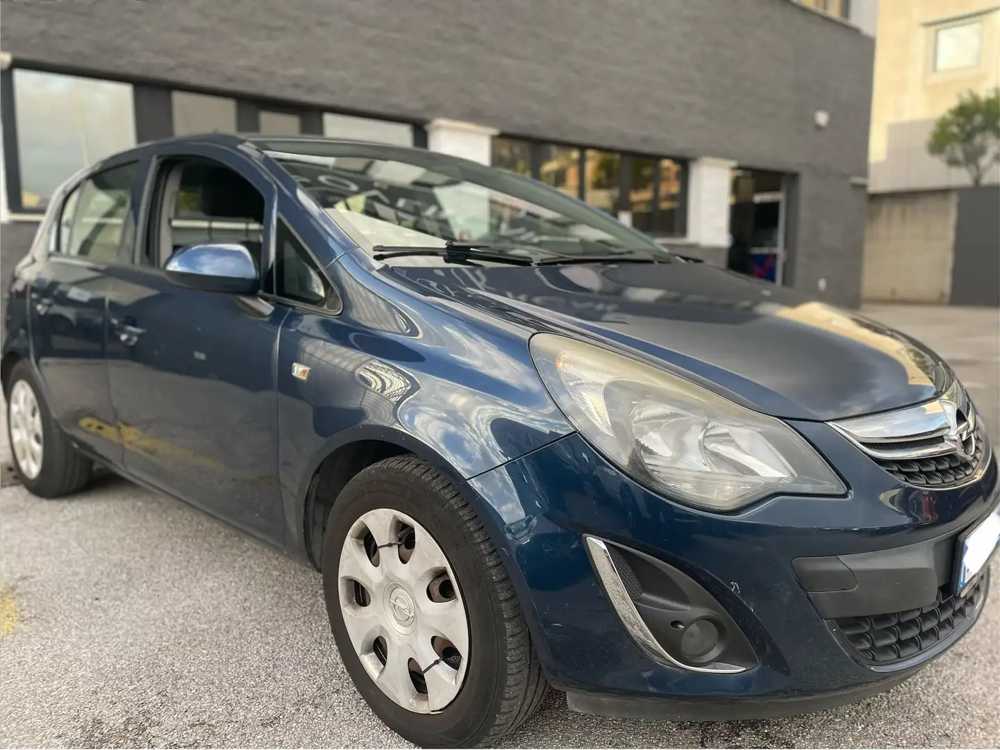 Opel Corsa 1.2 ECOTEC 85CV Blauw - 1