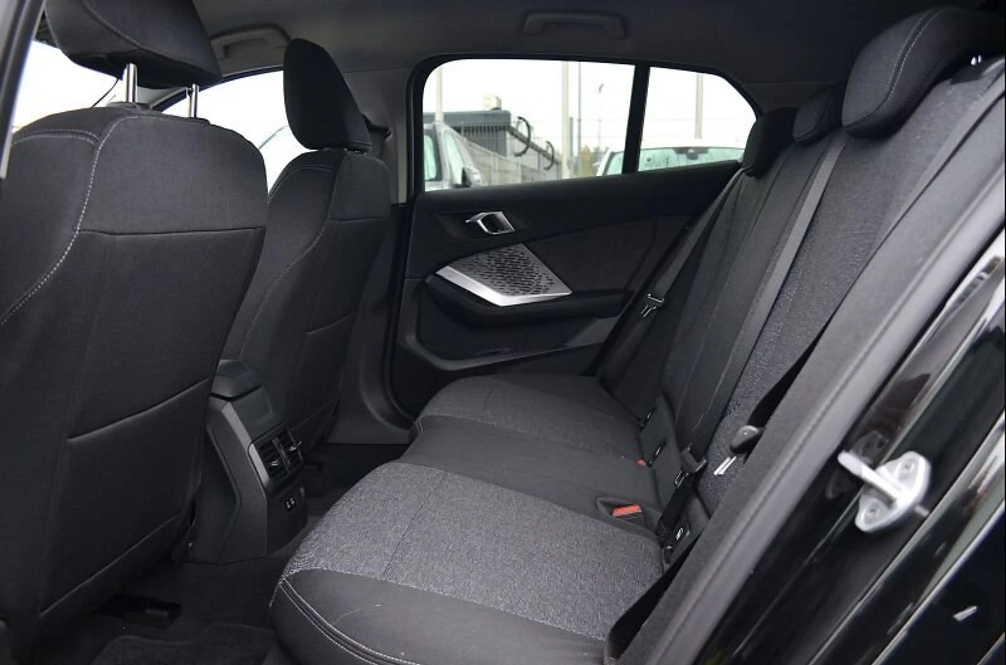 BMW 116 M Sport Design Navi.Ad. LED.Kamera.Keyless — photo 9