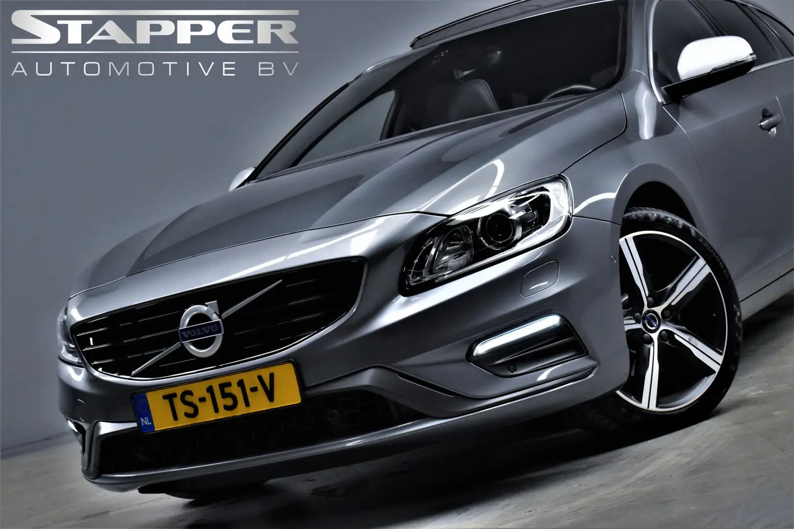 Volvo V60 2.0 T4 191pk R-design Automaat Org.NL Schuifdak/Tr Grijs - 2