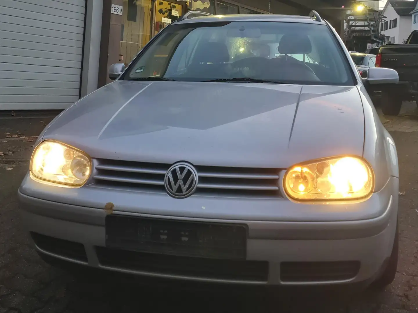 Volkswagen Golf Variant Highline Grau - 2