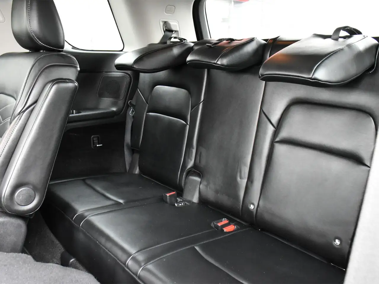 Nissan Pathfinder снимка Nissan Pathfinder
