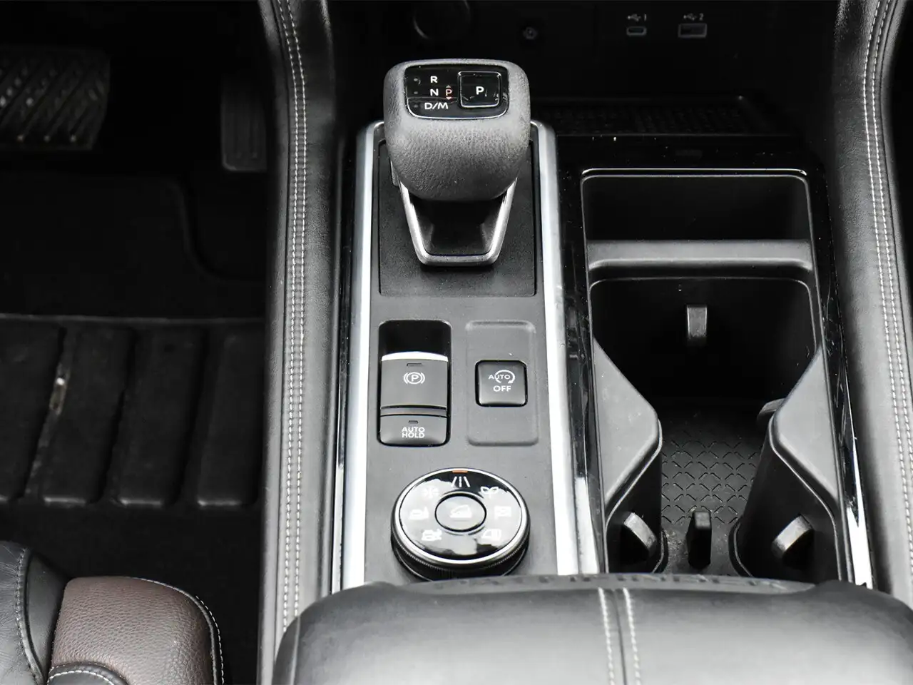 Nissan Pathfinder снимка Nissan Pathfinder