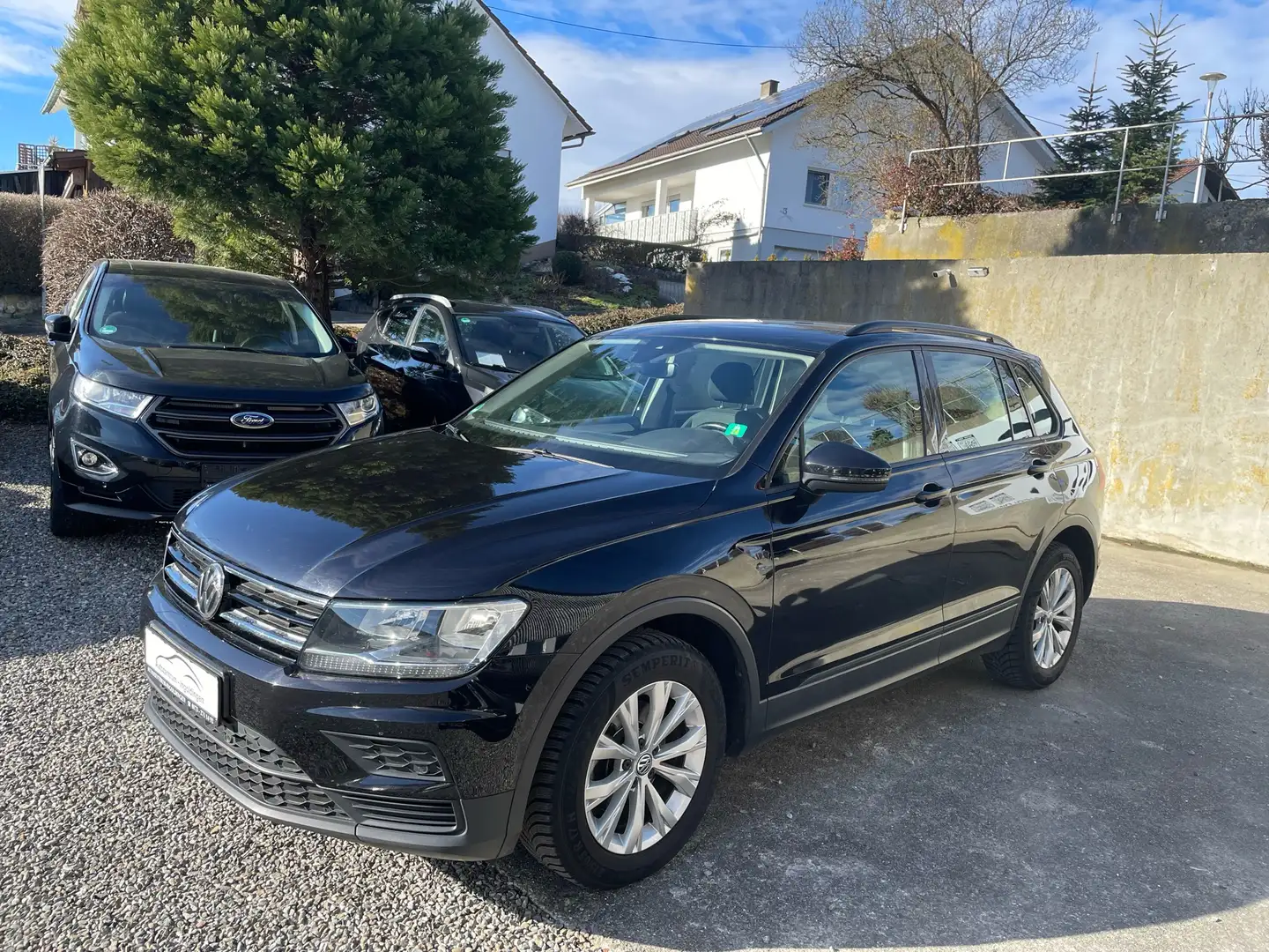 Volkswagen Tiguan 1.4 TSI (BlueMotion Technology) Comfortline Schwarz - 1