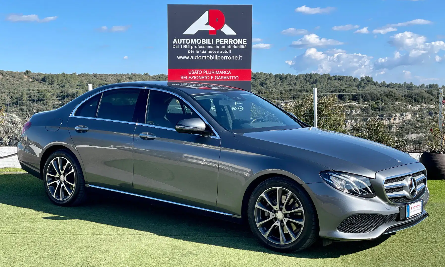 Mercedes-Benz E 220 d Auto Business Sport (Virtual/Navi/Retro/LED) Grijs - 2