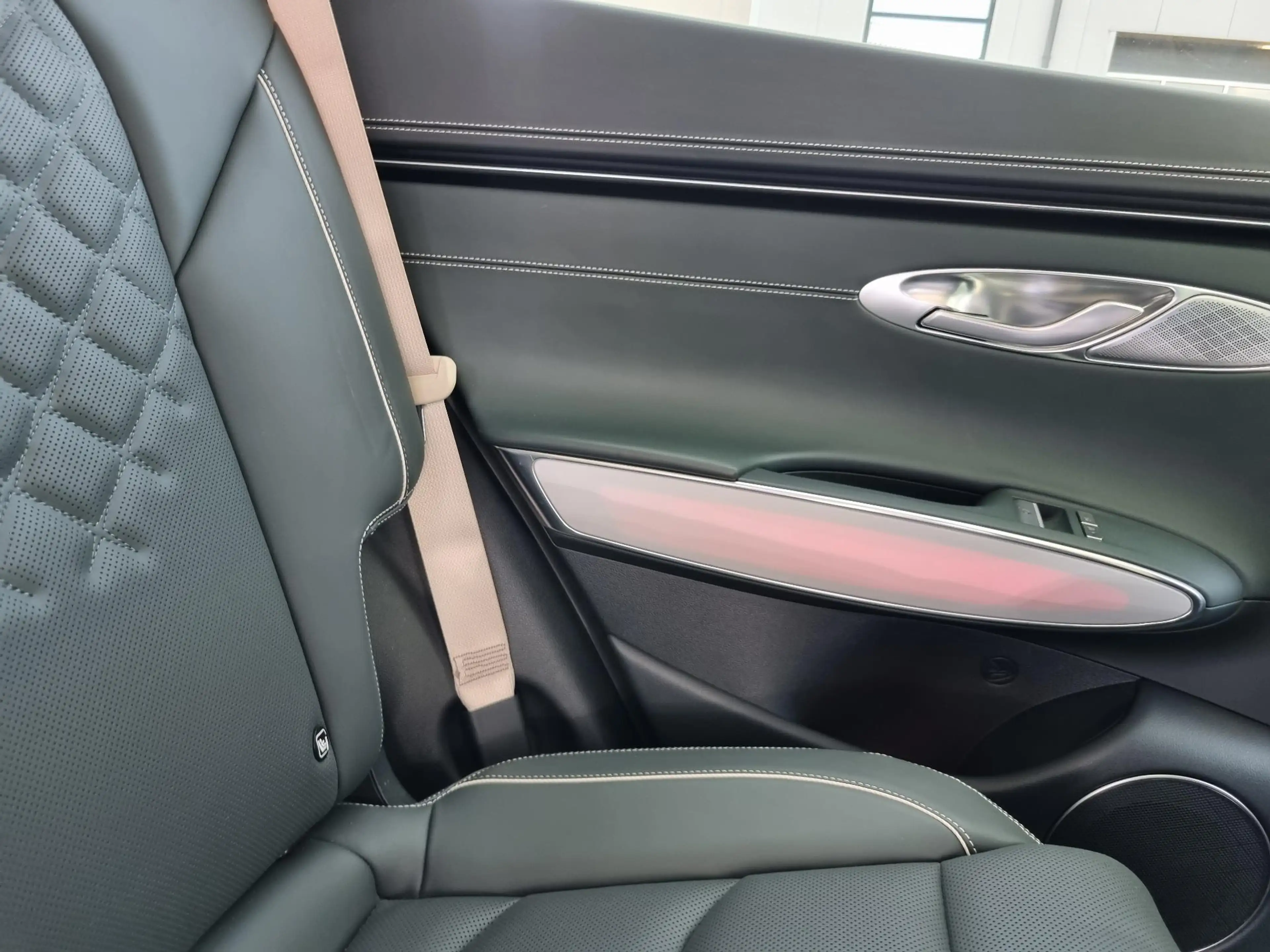 Genesis GV70 Electrified AWD Sport 490pk Dual Motor / NAPPA LEE — photo 11