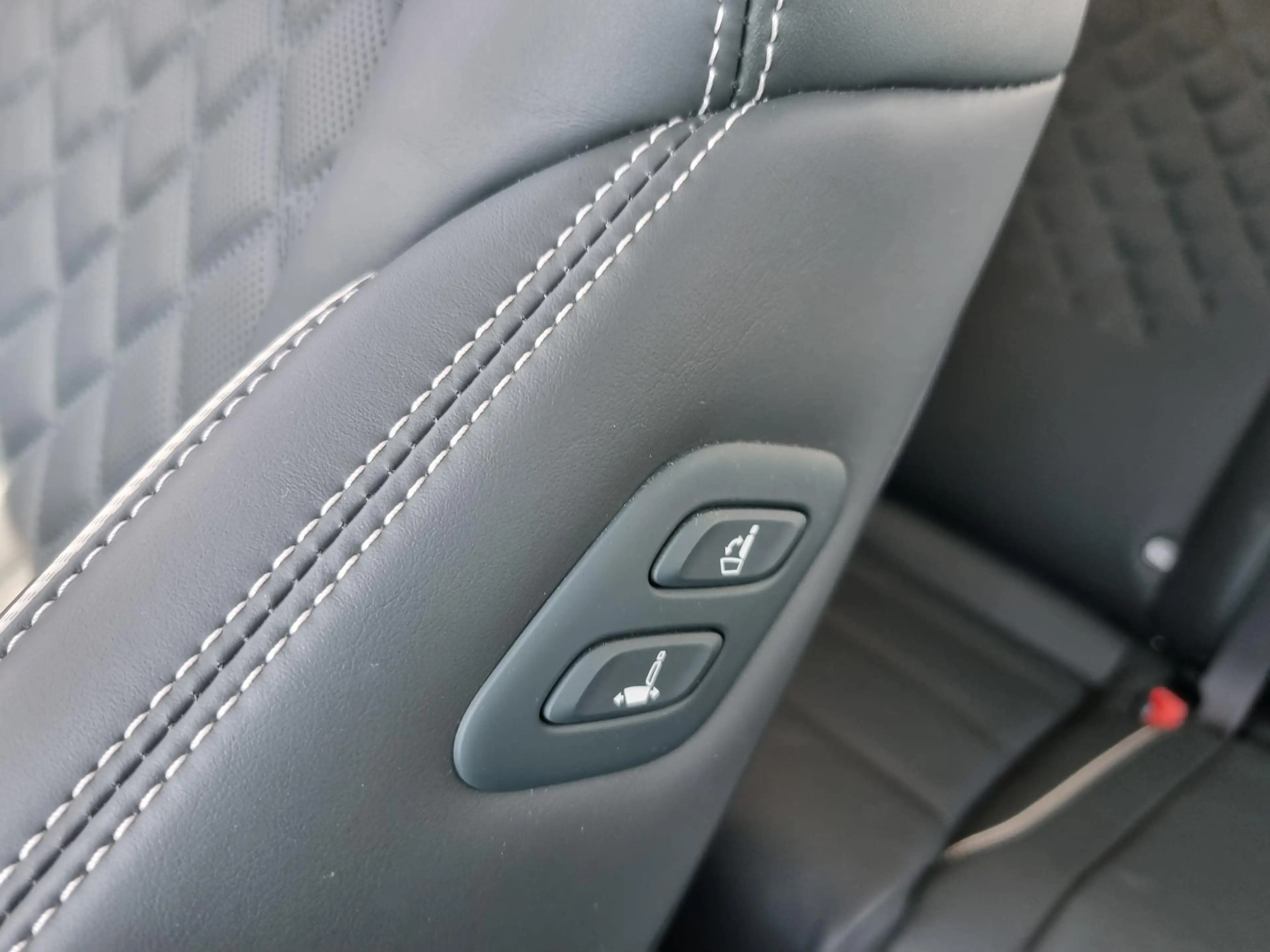 Genesis GV70 Electrified AWD Sport 490pk Dual Motor / NAPPA LEE — photo 12