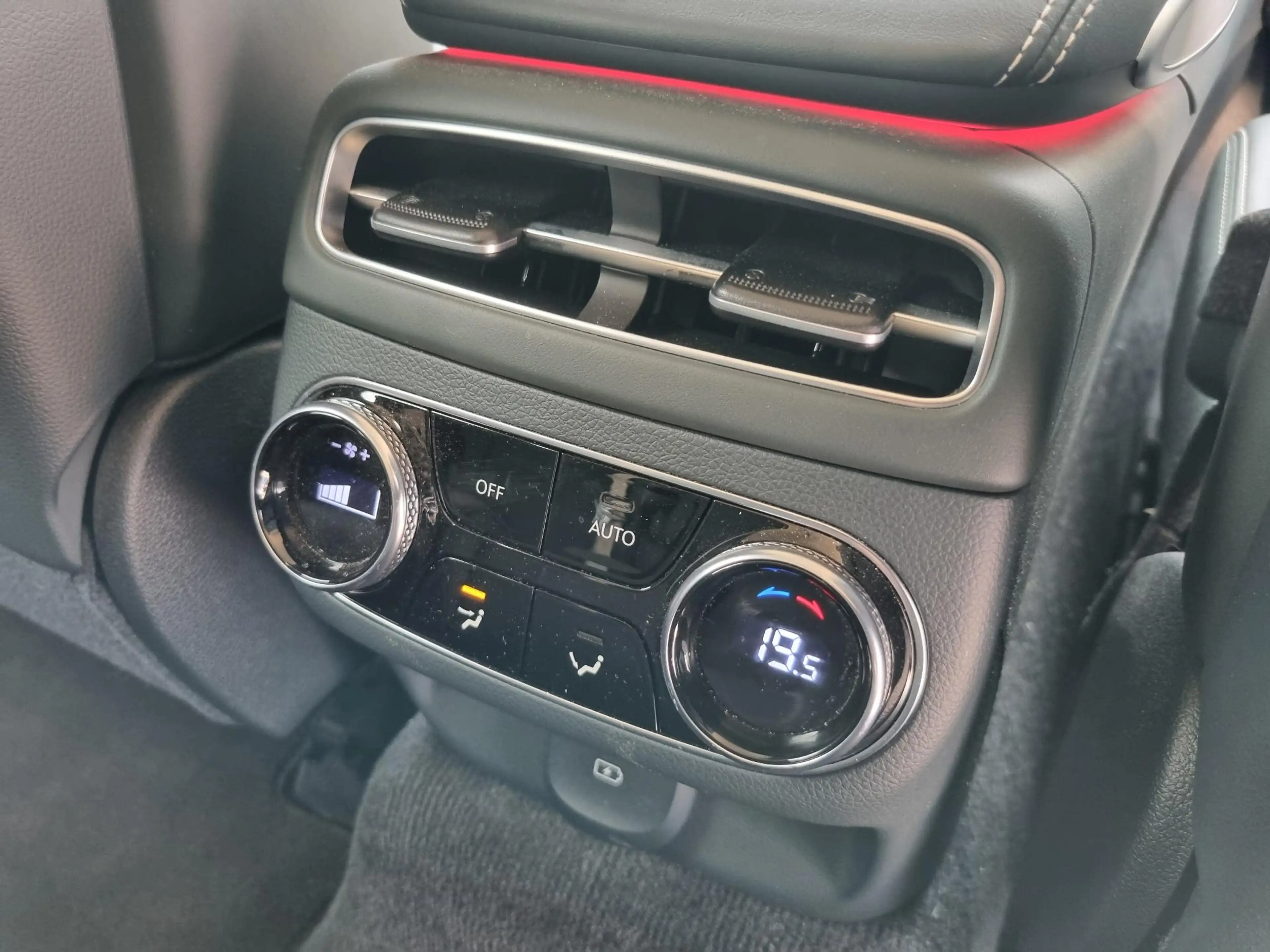 Genesis GV70 Electrified AWD Sport 490pk Dual Motor / NAPPA LEE — photo 21