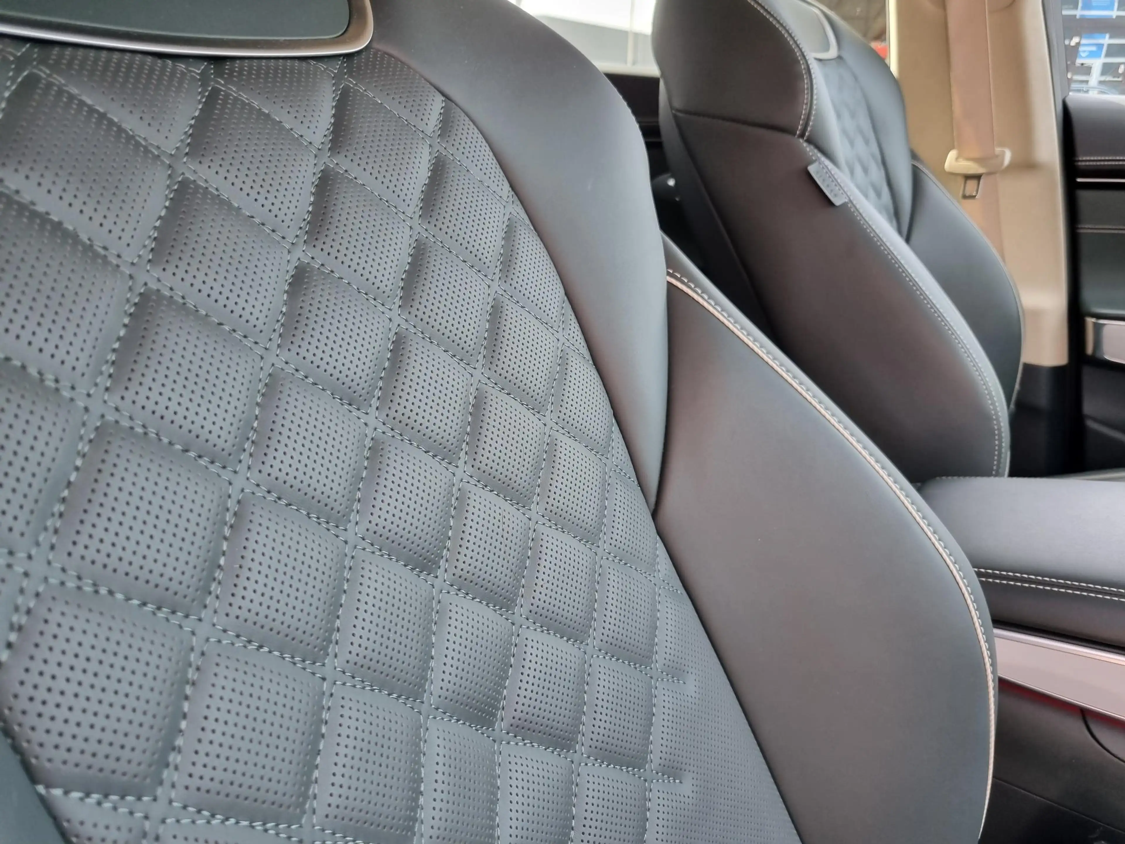 Genesis GV70 Electrified AWD Sport 490pk Dual Motor / NAPPA LEE — photo 10
