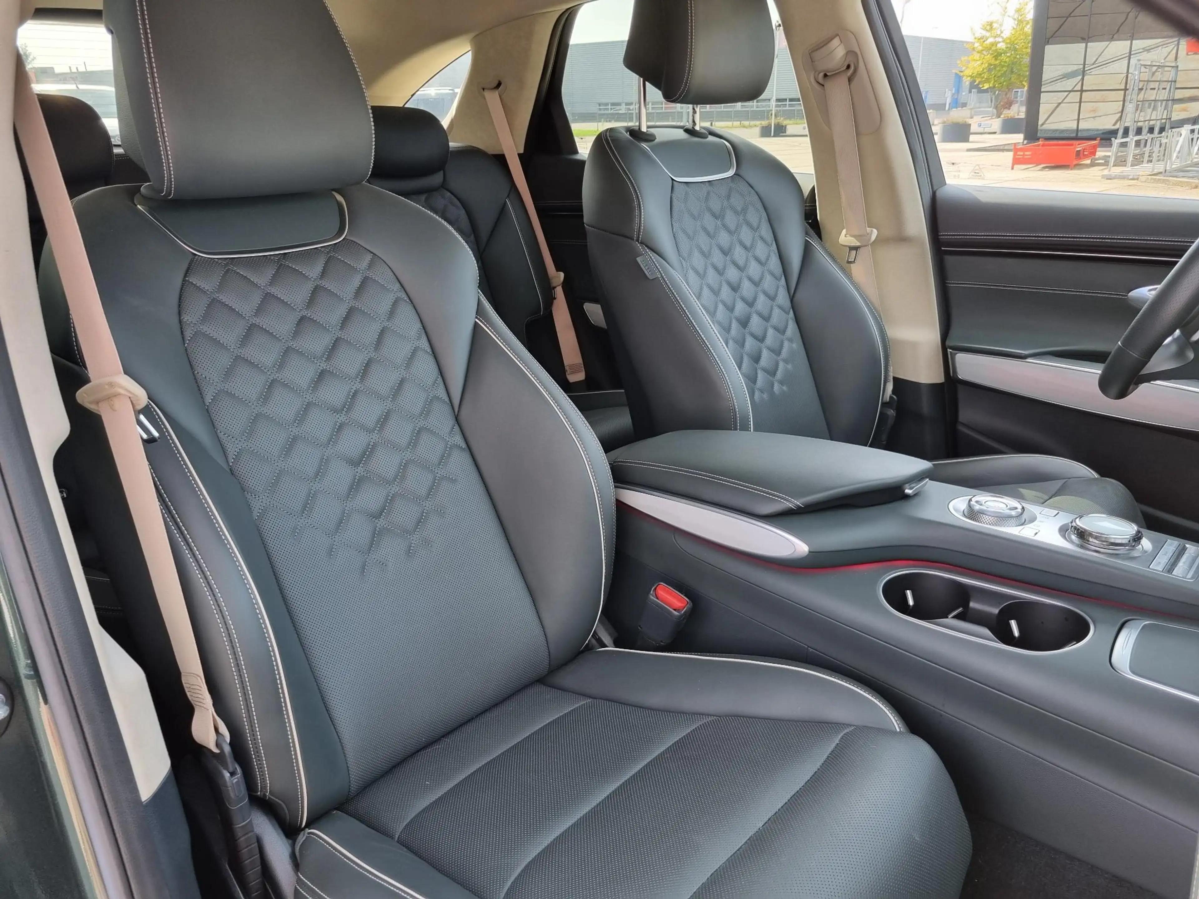Genesis GV70 Electrified AWD Sport 490pk Dual Motor / NAPPA LEE — photo 8