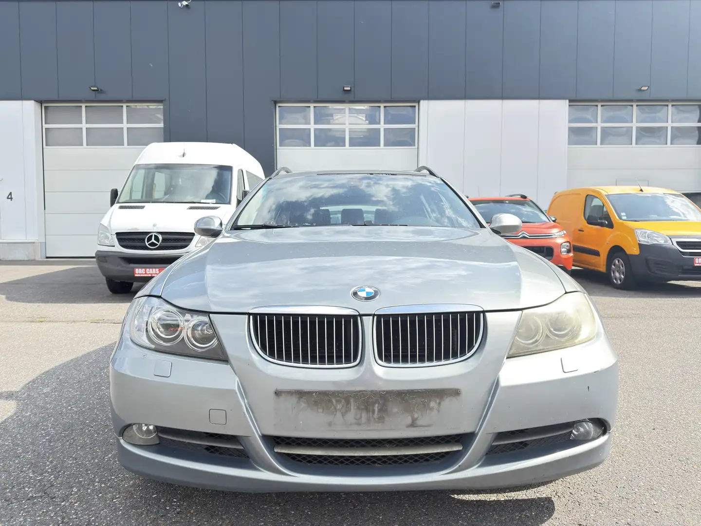 BMW 330 330xd DPF Touring Automatisch Executive| Grijs - 2