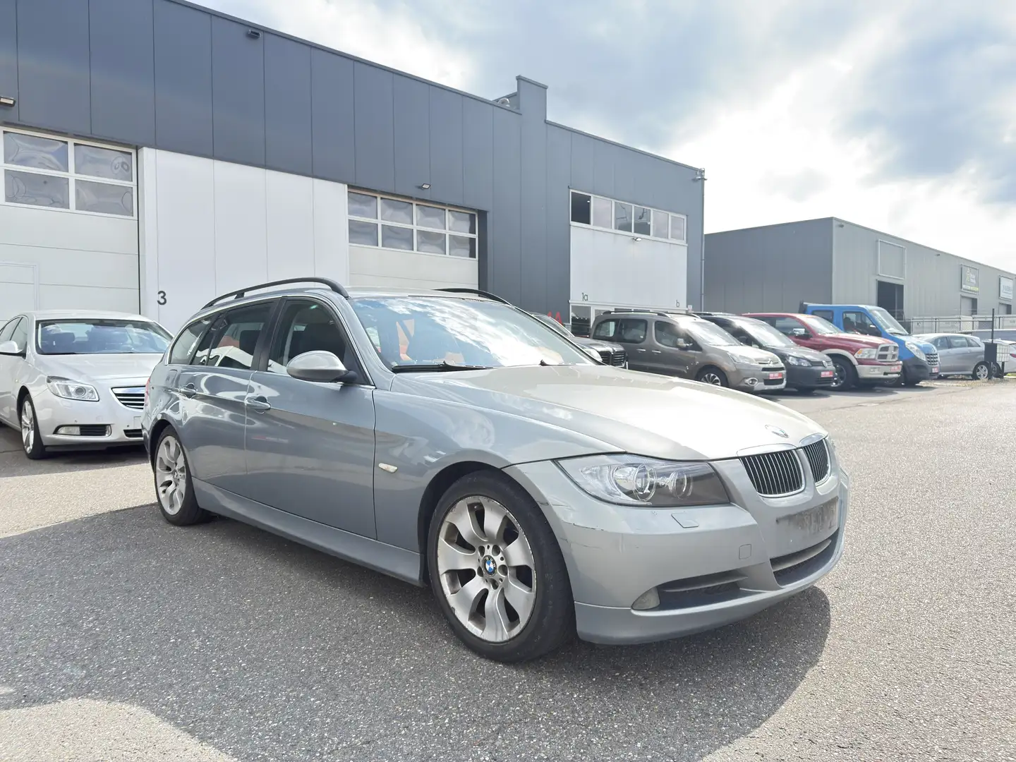 BMW 330 330xd DPF Touring Automatisch Executive| Grijs - 1