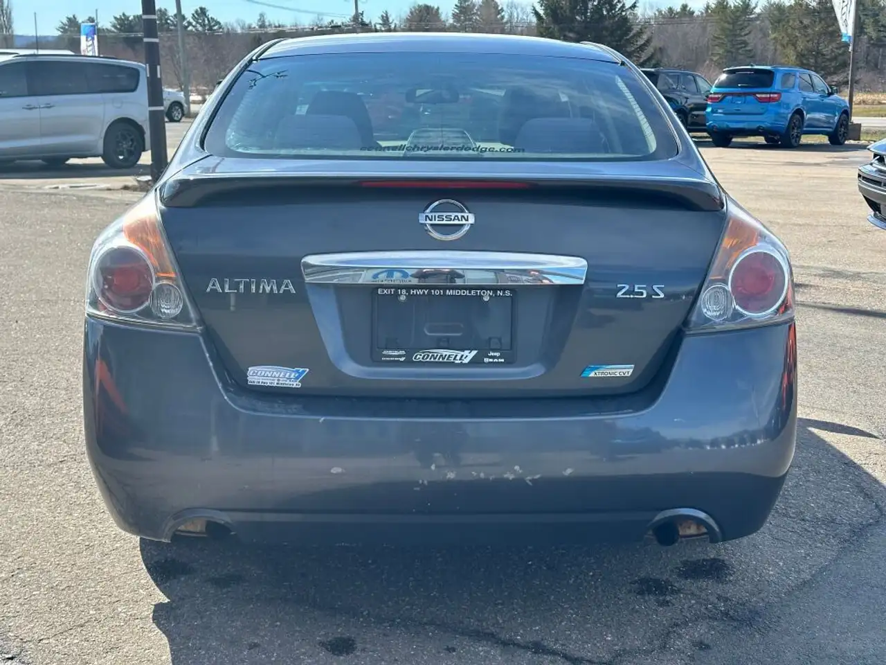 Nissan Altima снимка Nissan Altima