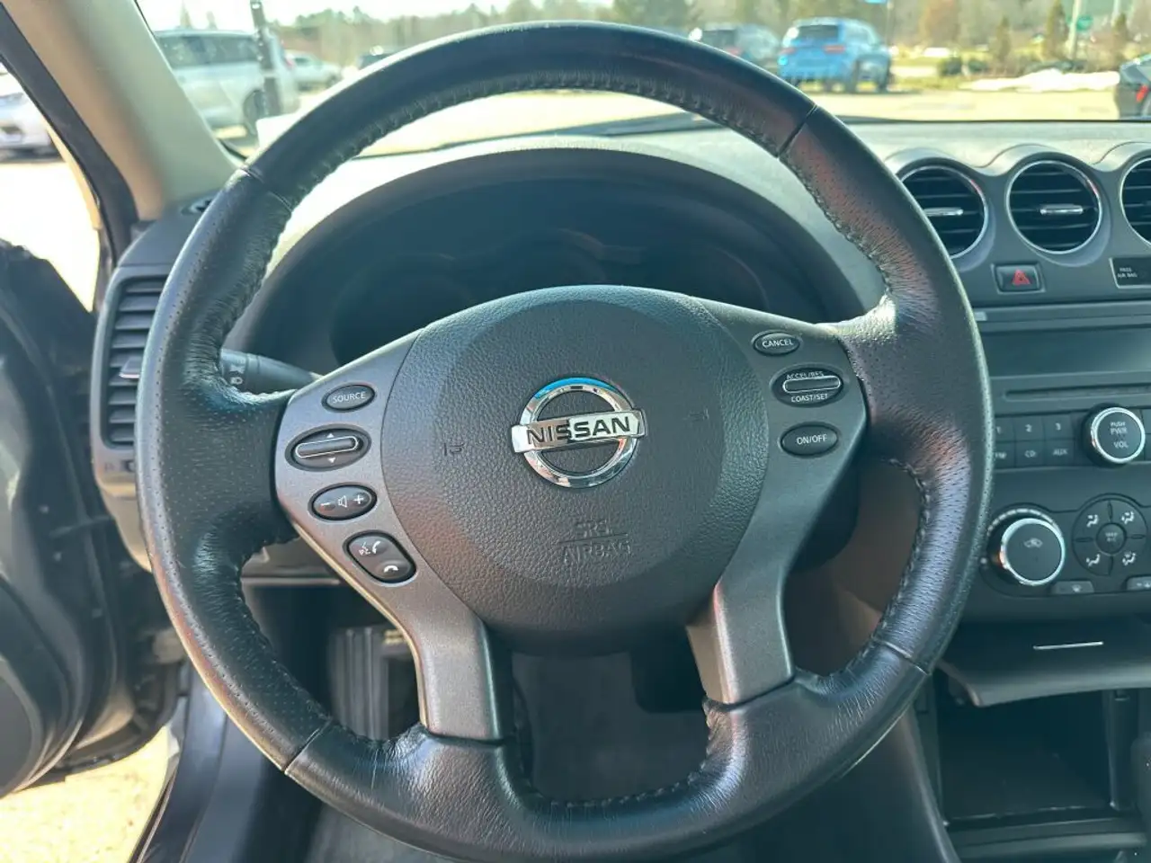 Nissan Altima снимка Nissan Altima