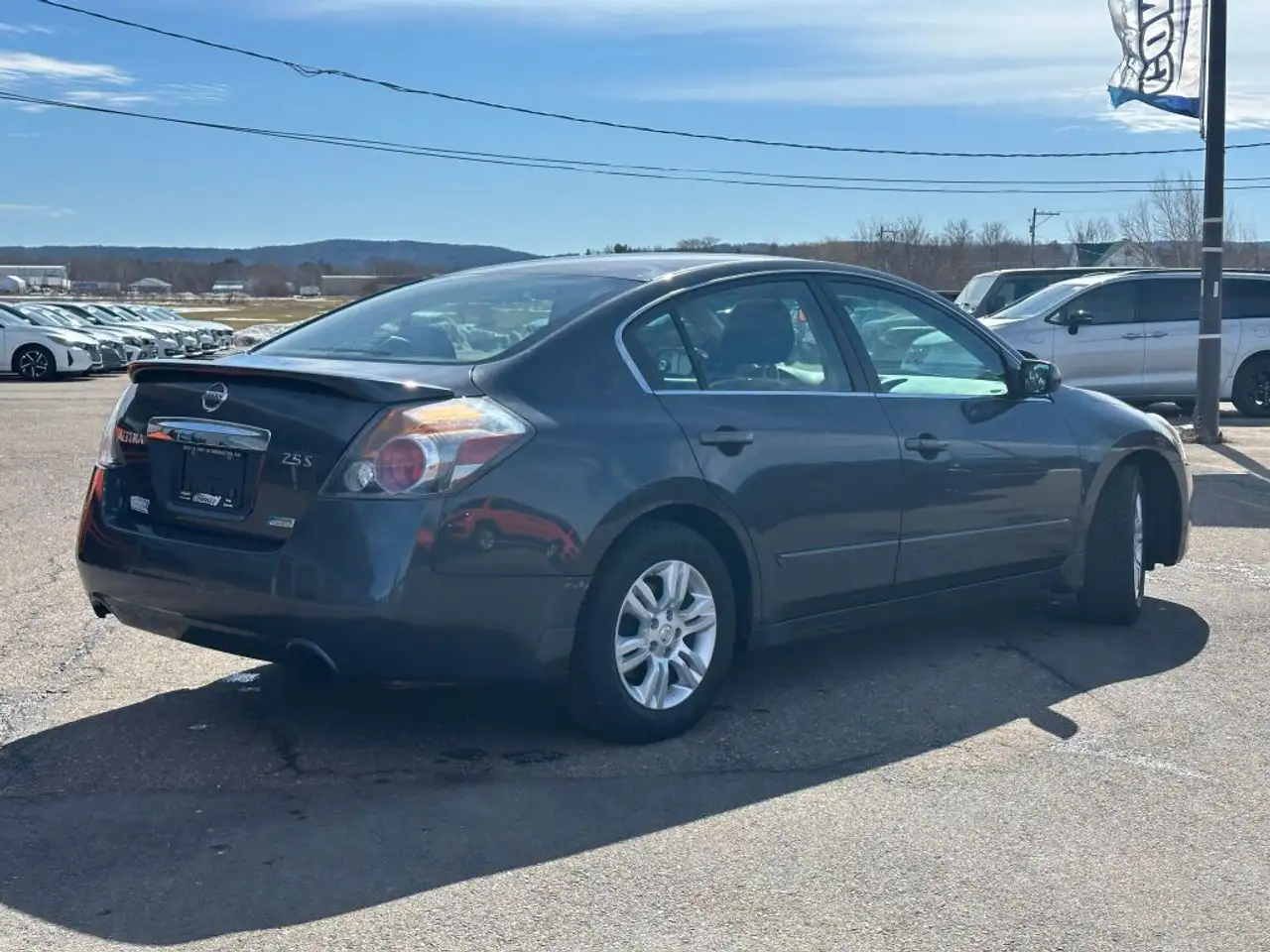 Nissan Altima снимка Nissan Altima
