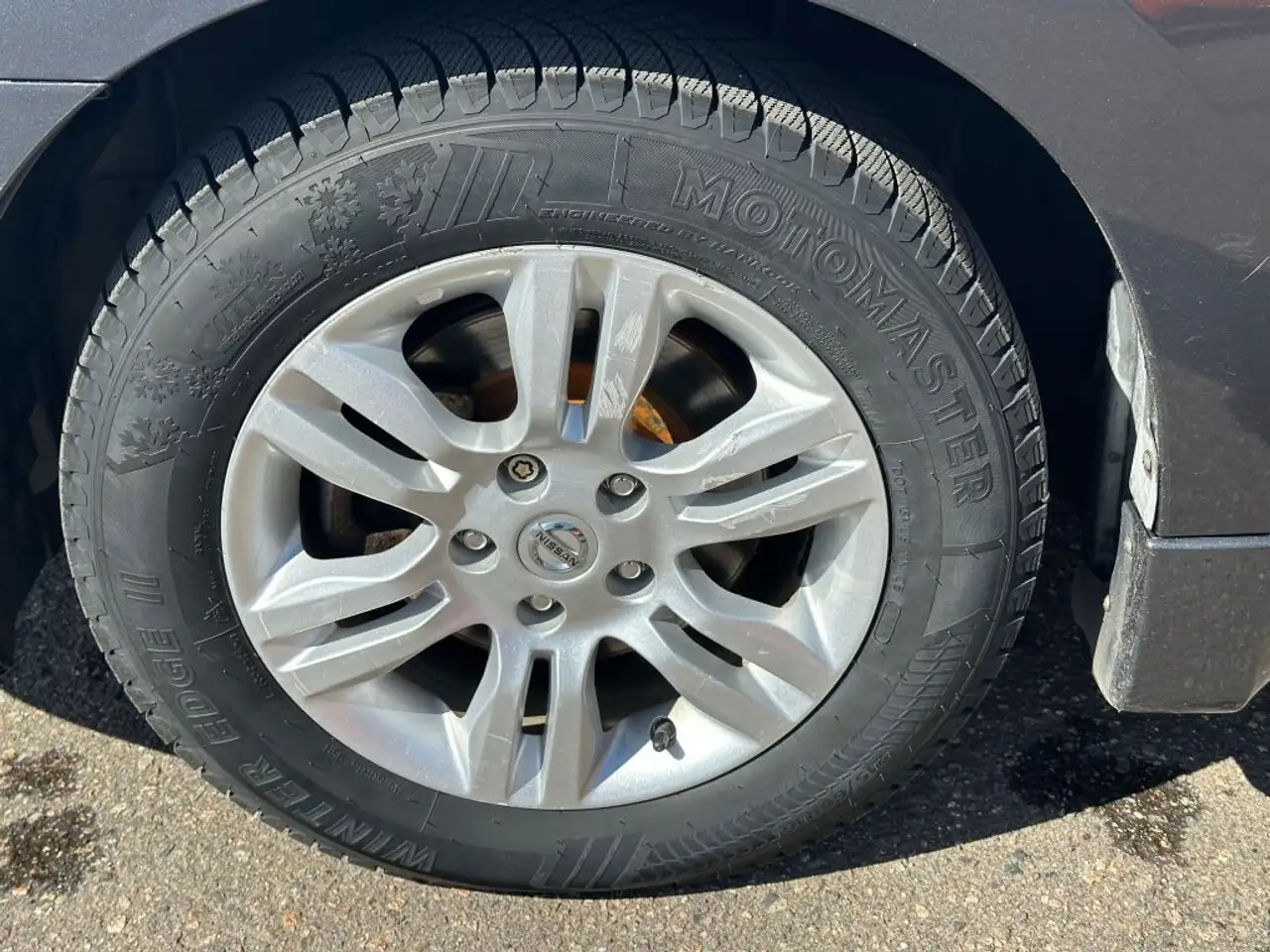 Nissan Altima снимка Nissan Altima