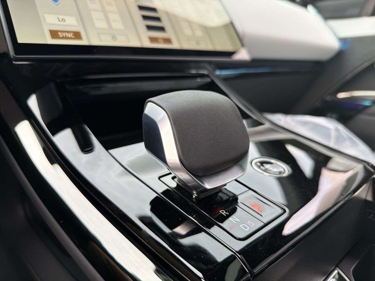2026 Land Rover Range Rover Sport P400 Dynamic HSE thumb 17