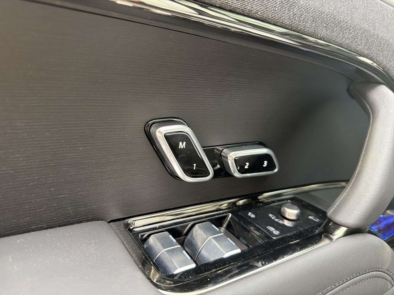 2026 Land Rover Range Rover Sport P400 Dynamic HSE thumb 9