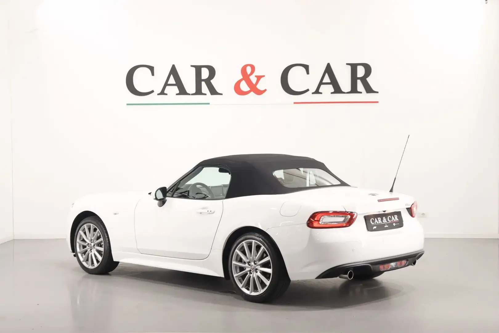Fiat 124 Spider 124 spider 1.4 MultiAir - AT6 Blanc - 2