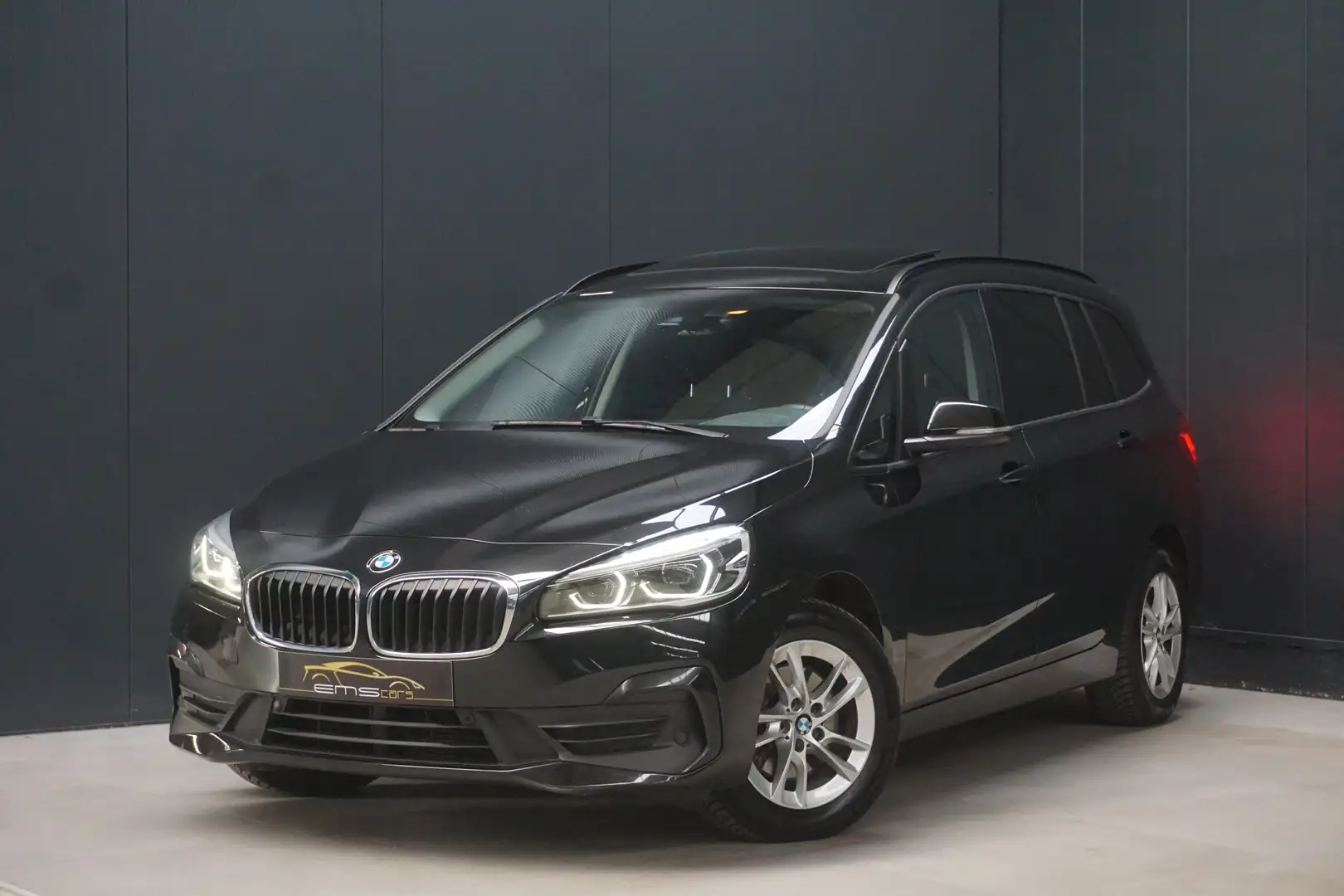 BMW 218 i Gran Tourer Automaat- Nav- 7Zit- Pano- Garantie! Zwart - 1