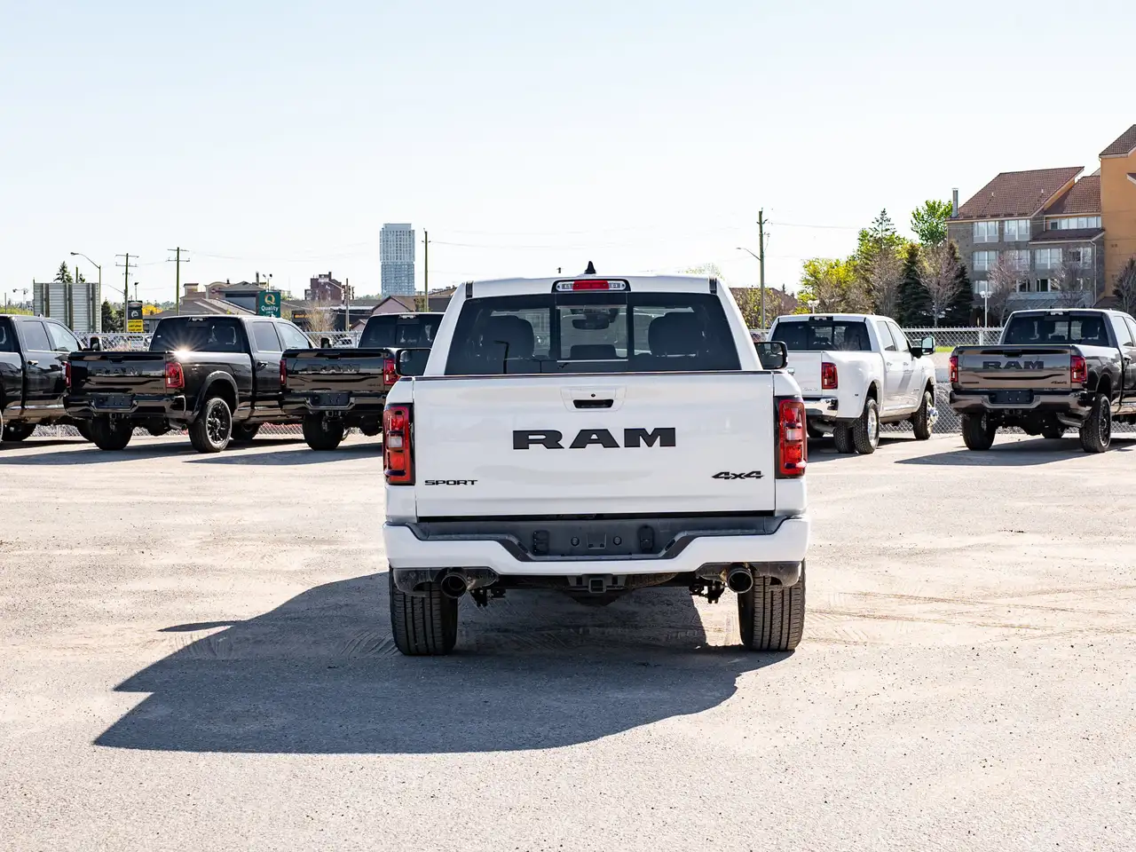 RAM 1500 снимка RAM 1500