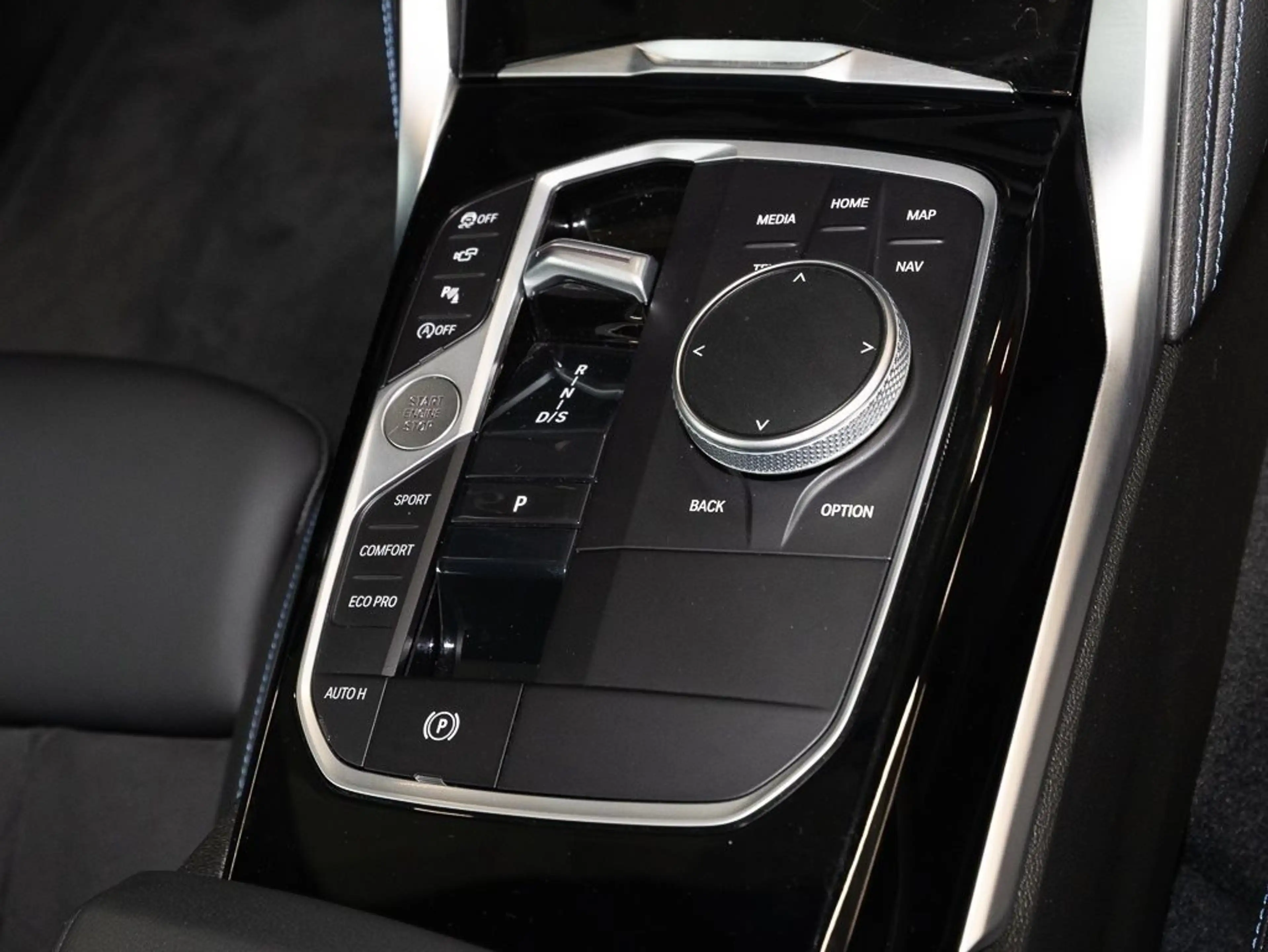 BMW 240 M240i xDrive Coupé M Sport HUD PANO AHK 360°KAM — photo 9
