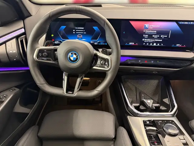 BMW X3 view 8