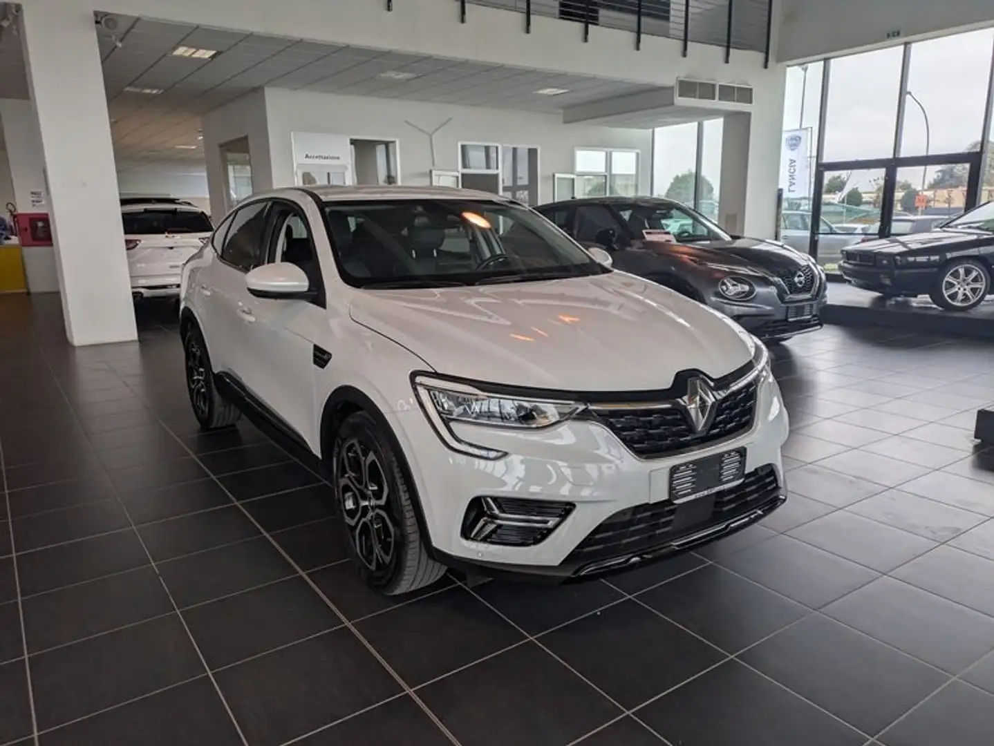 Renault Arkana 1.6 E-Tech full hybrid Intens 145cv Bianco - 1