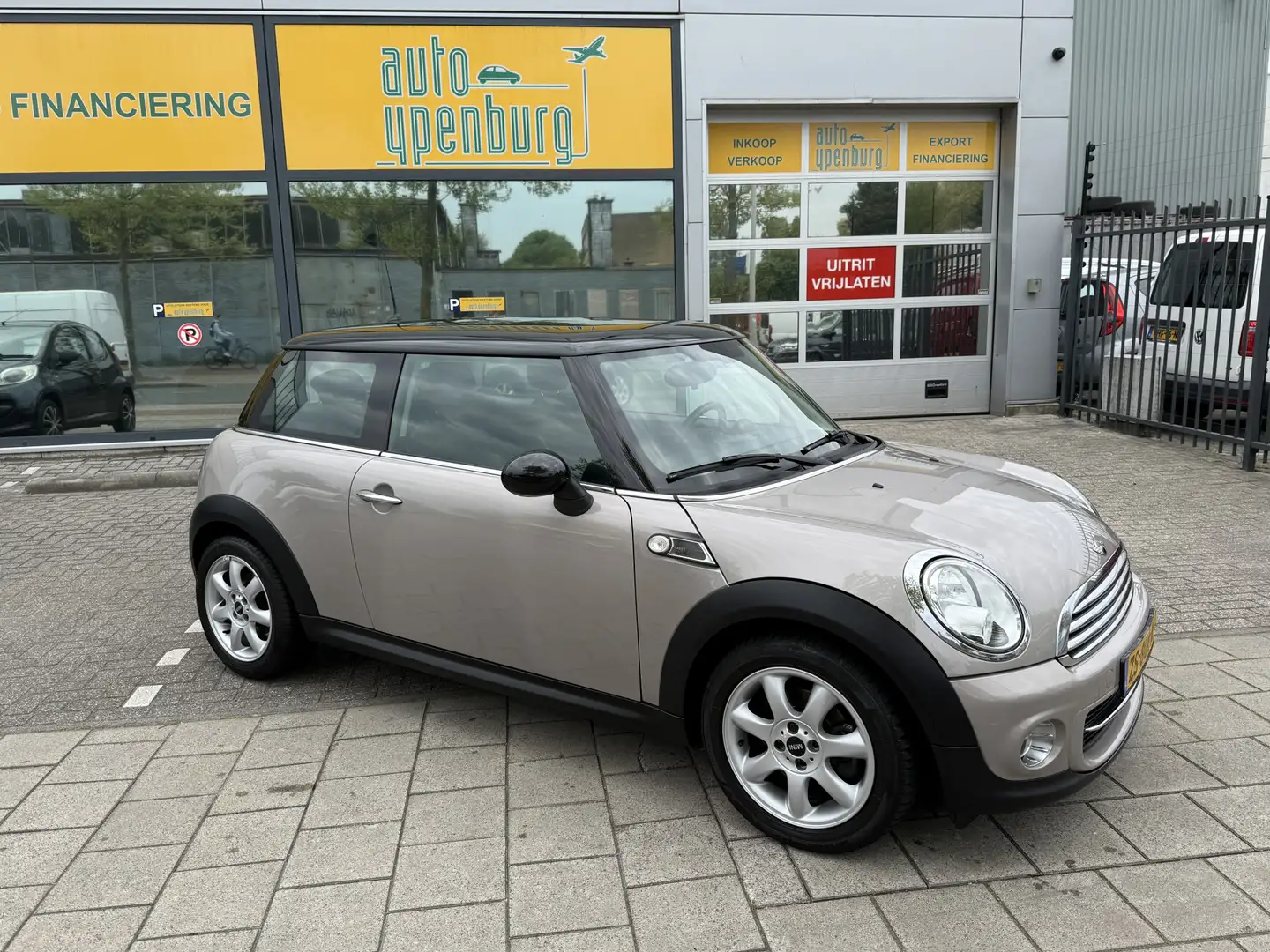 MINI Cooper Mini 1.6 Pepper * Baker Street * 77.159 Km * Clima Grijs - 2