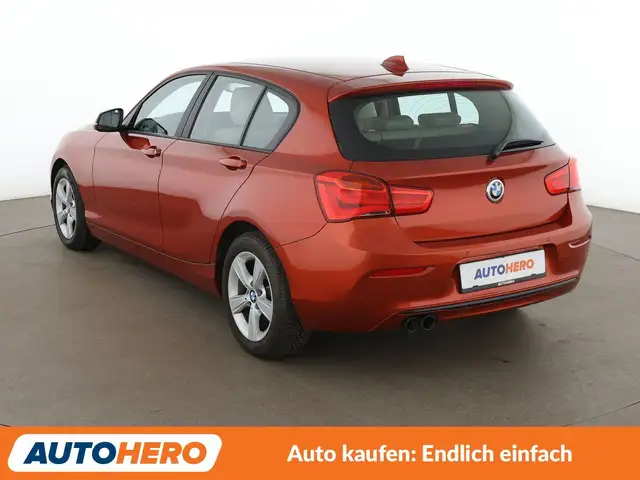 BMW 1 Series view 4
