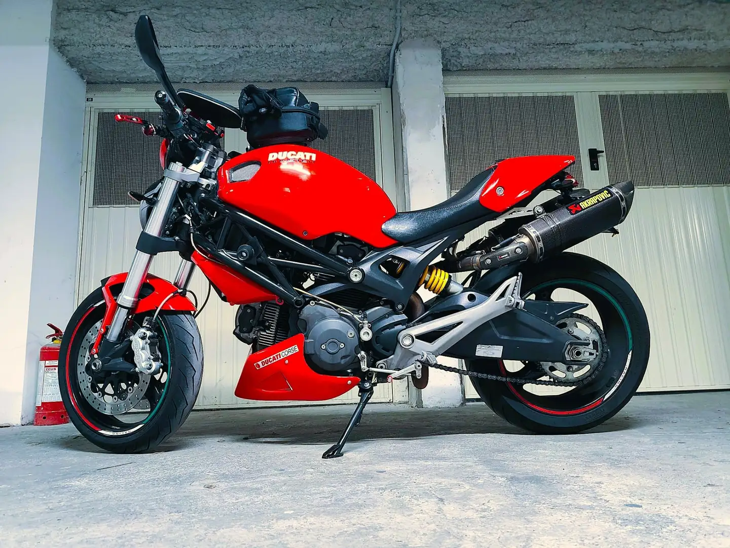 Ducati Monster 696 plus Roşu - 1