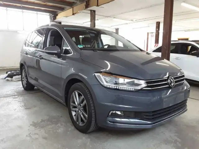 Volkswagen Touran Highline 7Sitzer*Navi*W Paket*PDC*AHK*ACC