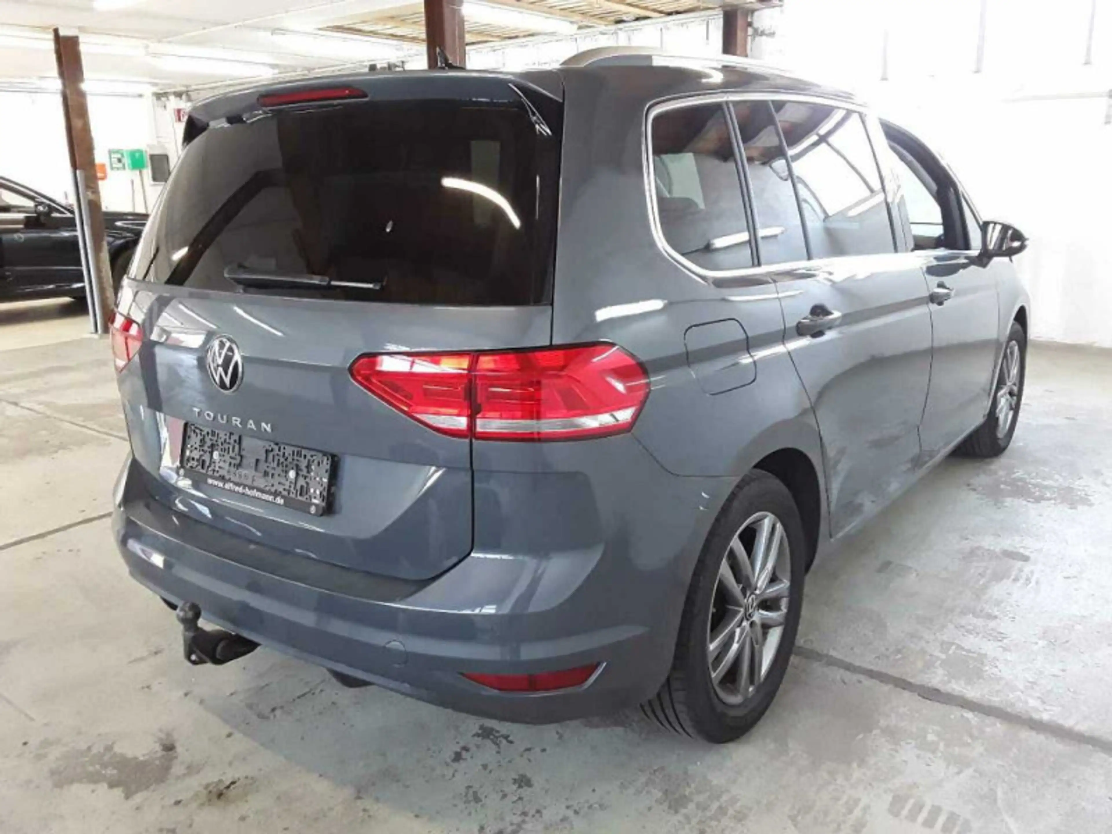 Volkswagen Touran Highline 7Sitzer*Navi*W-Paket*PDC*AHK*ACC — photo 2