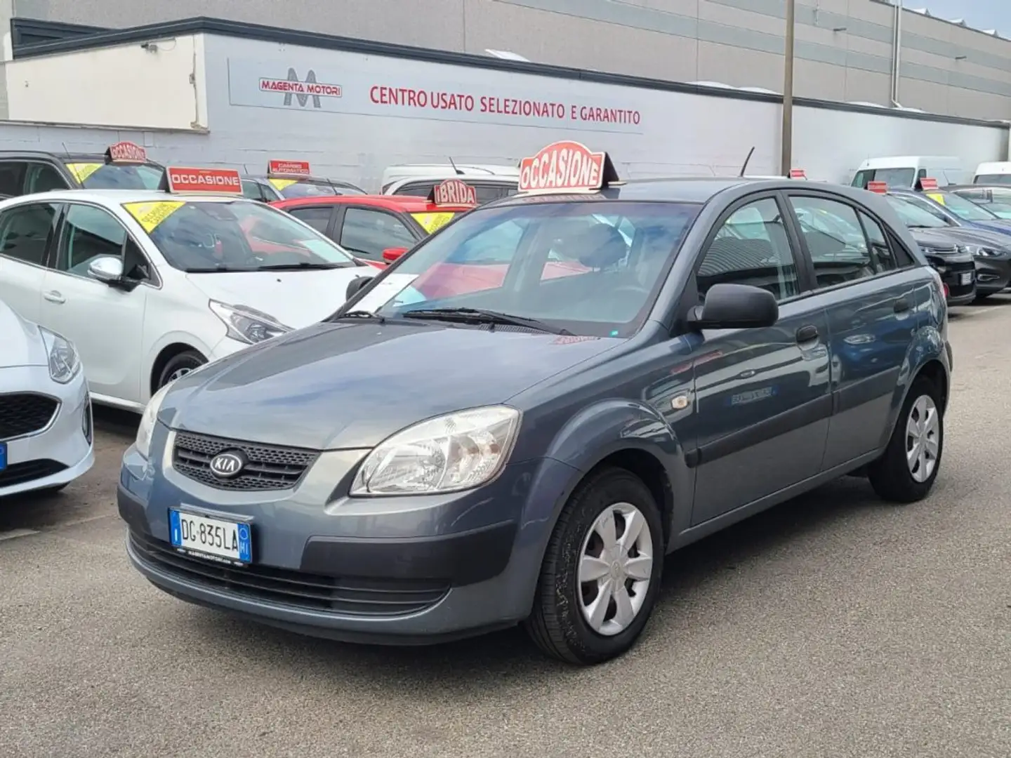 Kia Rio 1.5 16V CRDi 5p. Gris - 1