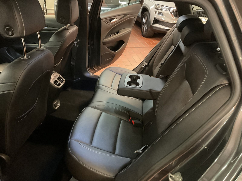 Opel Insignia Sports Tourer Elegance LED,AHK,Leder — photo 10