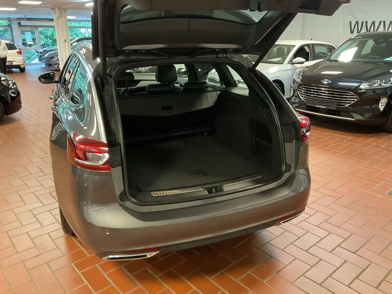 Opel Insignia Sports Tourer Elegance LED,AHK,Leder — photo 7