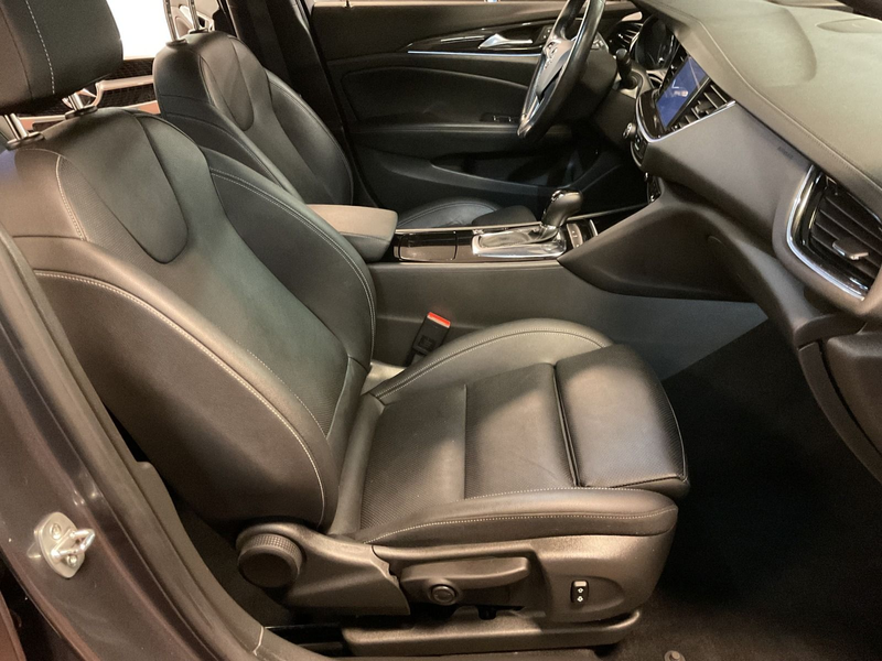 Opel Insignia Sports Tourer Elegance LED,AHK,Leder — photo 13
