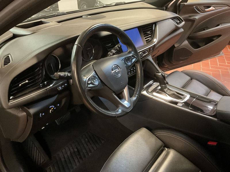 Opel Insignia Sports Tourer Elegance LED,AHK,Leder — photo 14