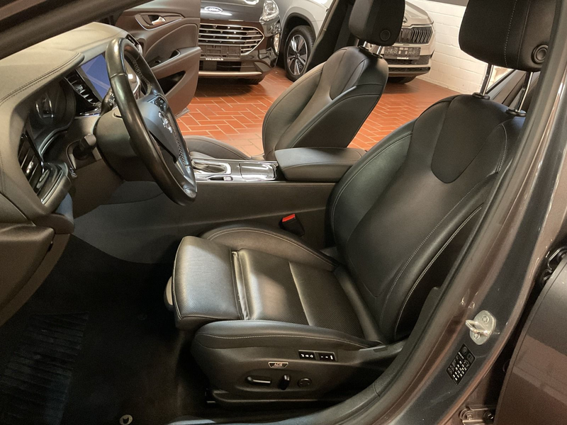 Opel Insignia Sports Tourer Elegance LED,AHK,Leder — photo 15