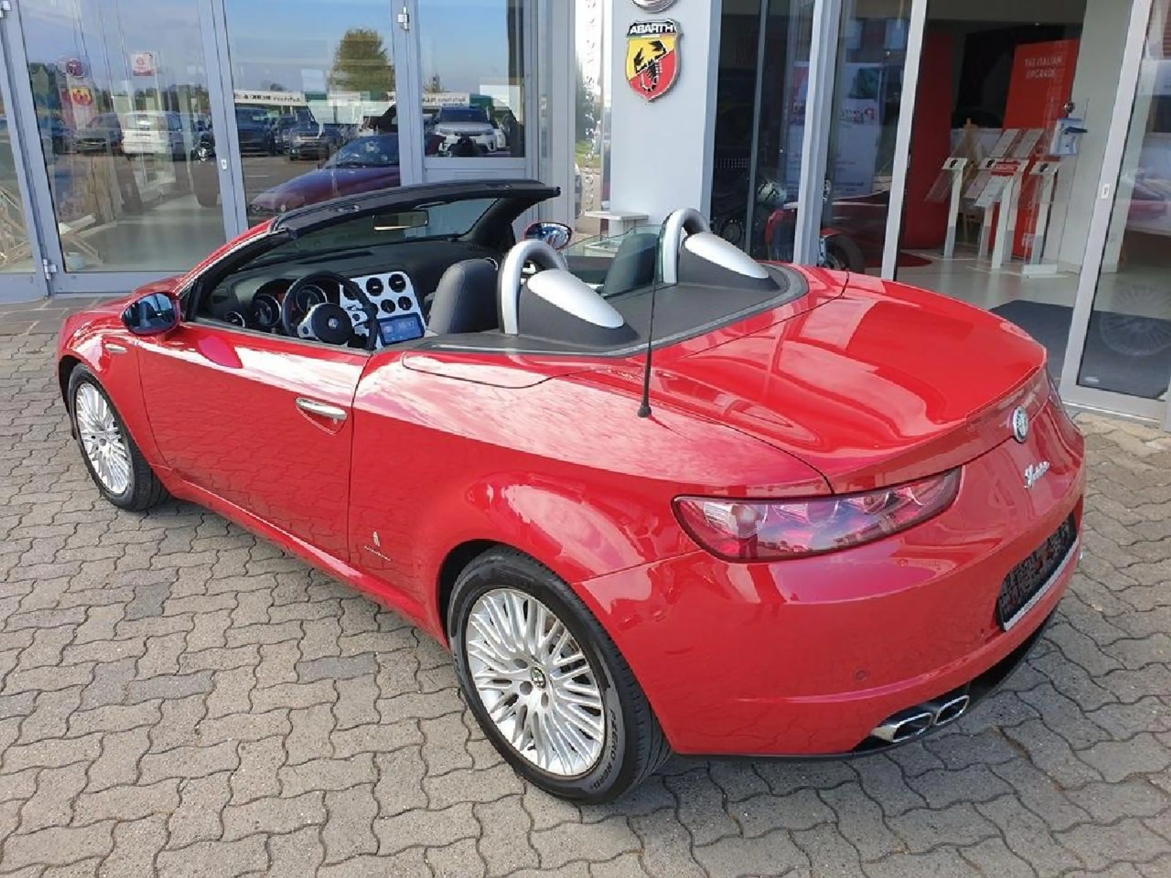 Alfa Romeo Spider 2.2 JTS 16V Exclusive — photo 11