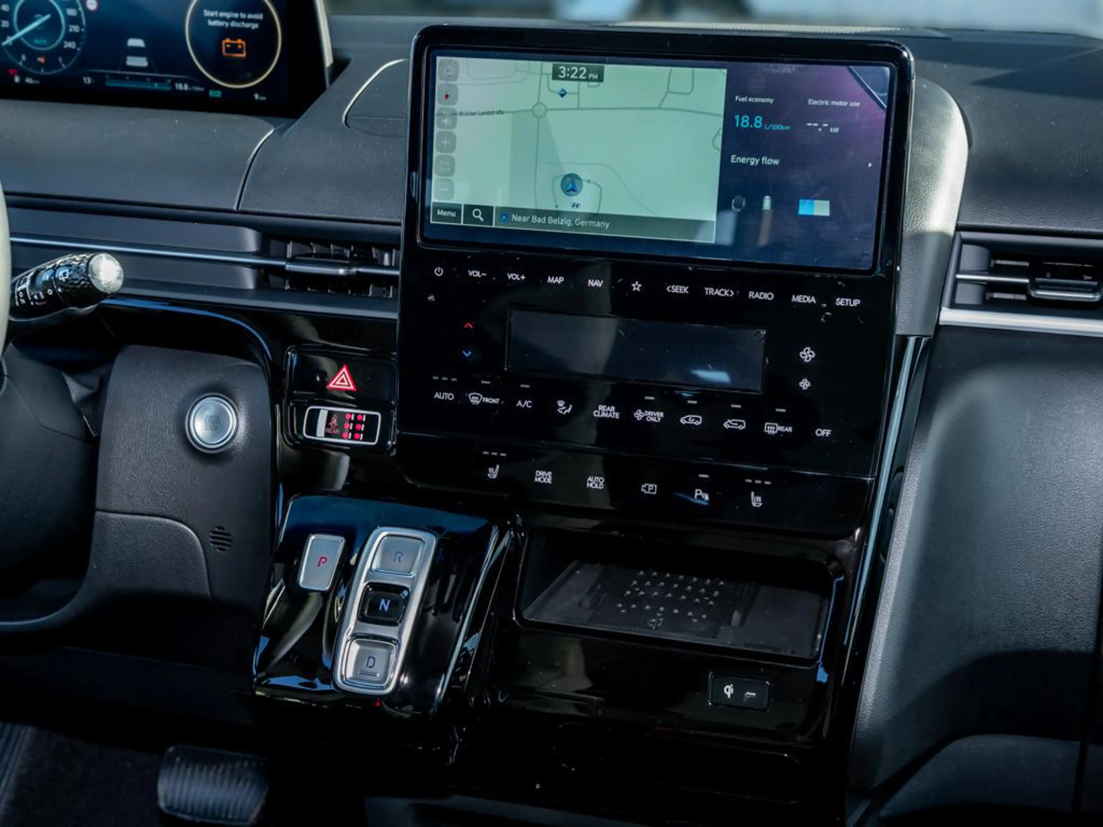 Hyundai STARIA HEV 9-Sitzer Trend Easy-Access-Paket — photo 10